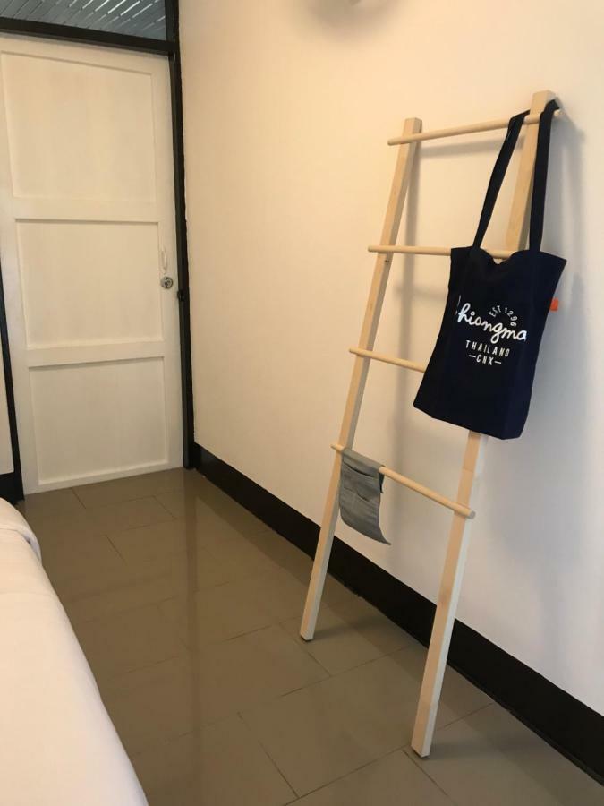 Cozy By Funwahn Bed and Breakfast Chiang Mai Buitenkant foto